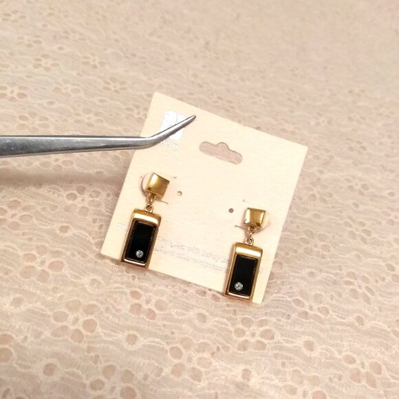 Vintage Onyx Gold Tone Dangle Drop Earrings Timeless VTG Jewelry - Picture 2 of 8